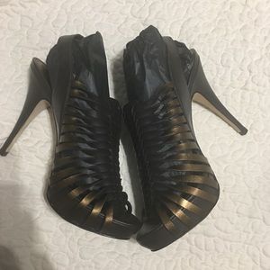 Brand new Pelle Moda heels